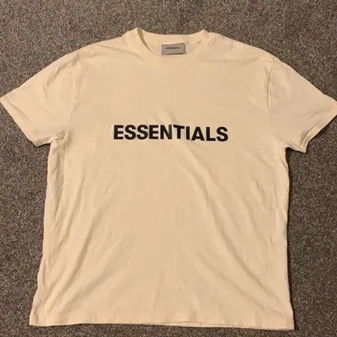 Fear of God Essentials Boxy T-Shirts