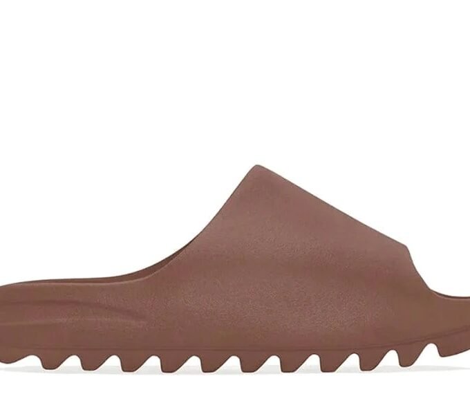 YEEZY SLIDES